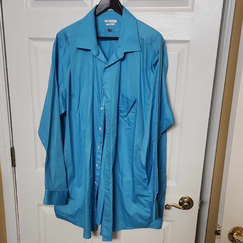 Van Heusen Men's Blue Dress Shirt